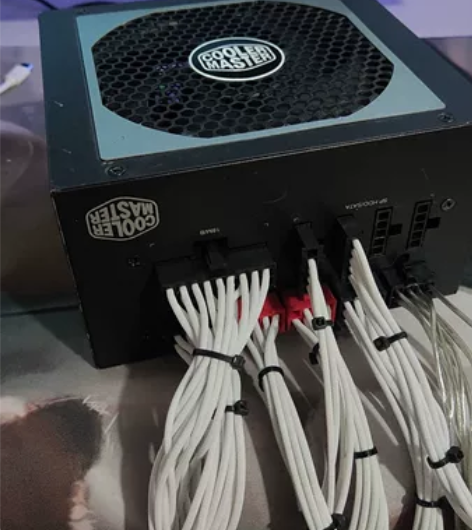 酷冷至尊v750全模组电源，白色编织模组线...