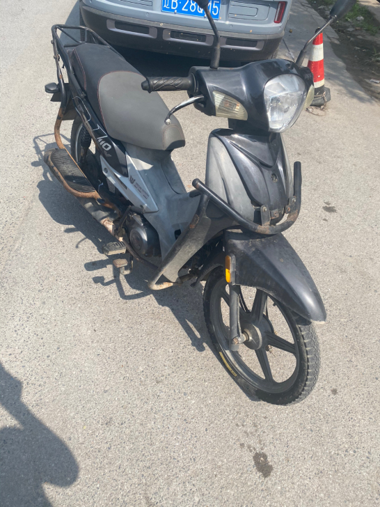 钱江弯梁摩托车