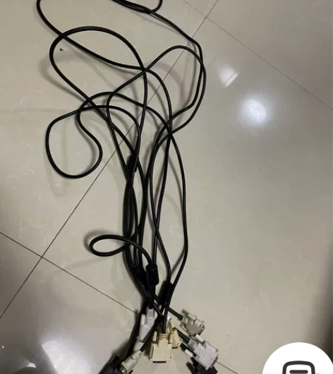 DVI视频线，共计4根，一根三米的，两根一...