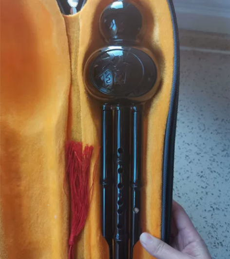 葫芦丝，孩子学校让买的，没用过几次，你要是...