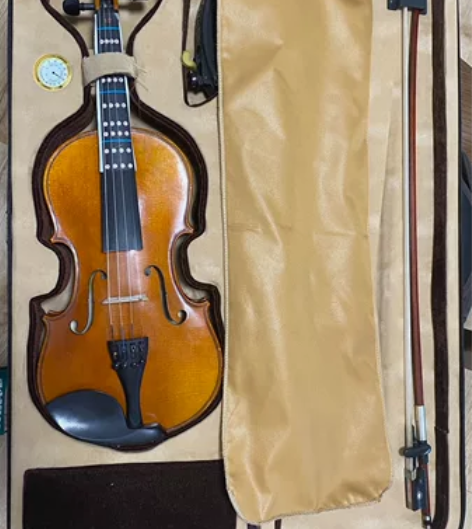 克里斯蒂娜1/2小提琴，换琴转手出让 感兴...