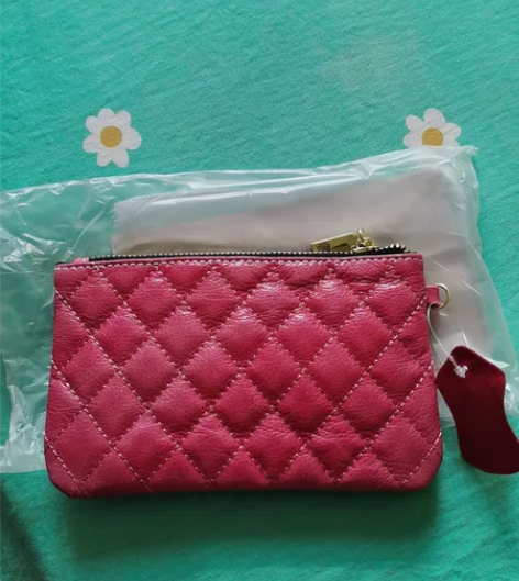 女士手拿包，全新的，材质是进口头层羊皮，要...