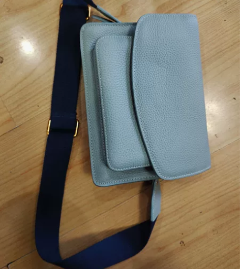 女士小包。 包长23cm，高16cm，厚8...