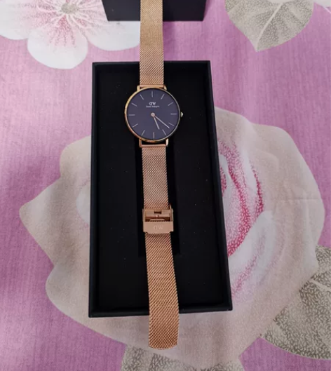 DW手表，全新。 感兴趣的话点“我想要”和...