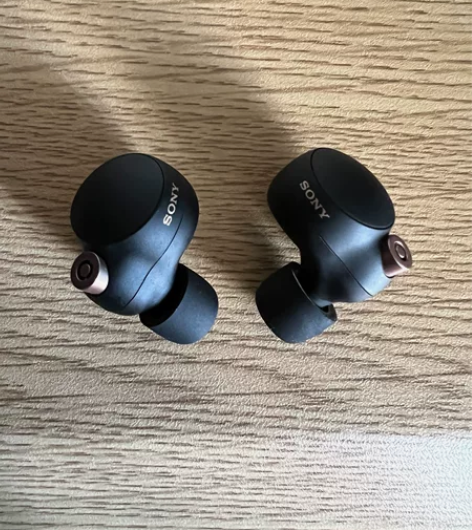 九成新索尼WF-1000XM4 当时买回来...