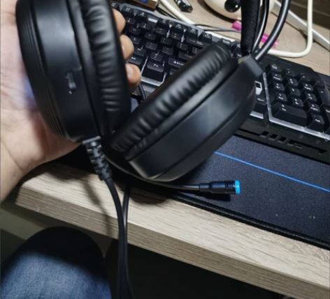 闲置游戏耳麦头戴式耳机有线电脑耳机带麦吃鸡...