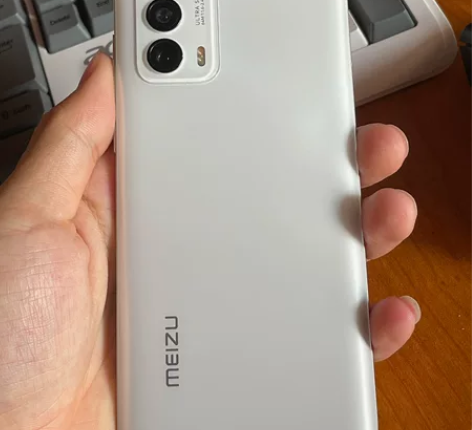 魅族18白色顶配 慢出  一口价 感兴趣的...