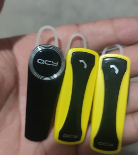 全新未使用qcy正品牌蓝牙耳机裸机包装拆了...