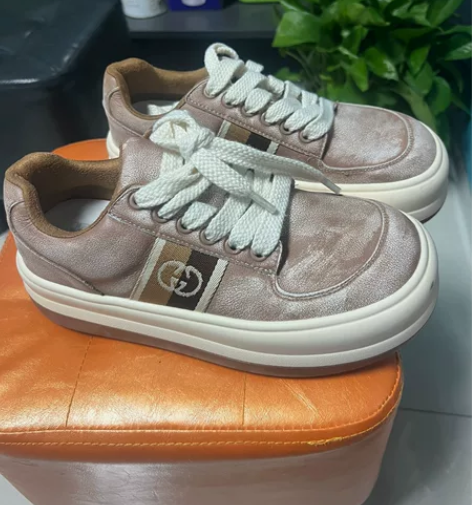 全新加绒款大头娃娃鞋，很舒适，颜色也很特别...