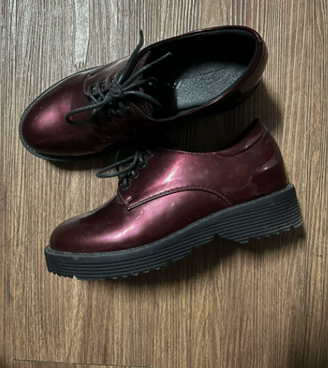 酒红色镜面系带防水台坡跟女鞋子日常深口单鞋...