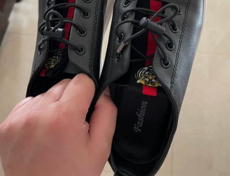 全新小黑百搭板鞋，买来没咋穿过，下地不超过...