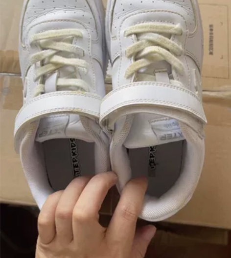 特步小白鞋8层新 感兴趣的话点“我想要”和...