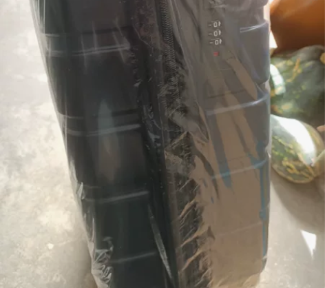 拉杆箱。尺寸带轮子54cm?20cm?38...