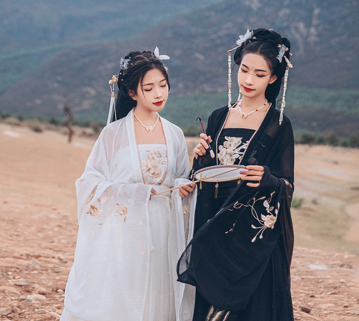 汉尚华莲x天下3联名款梦笔生花改良汉服。黑...