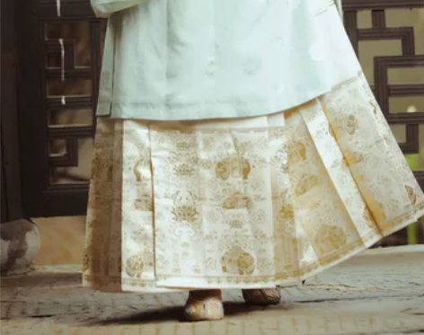 兰若庭 汉服 太平有象 马面 织金马面 明...