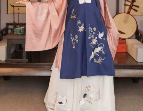 裳云兮原创汉服眀制长比甲,刺绣绝美 ×s码...