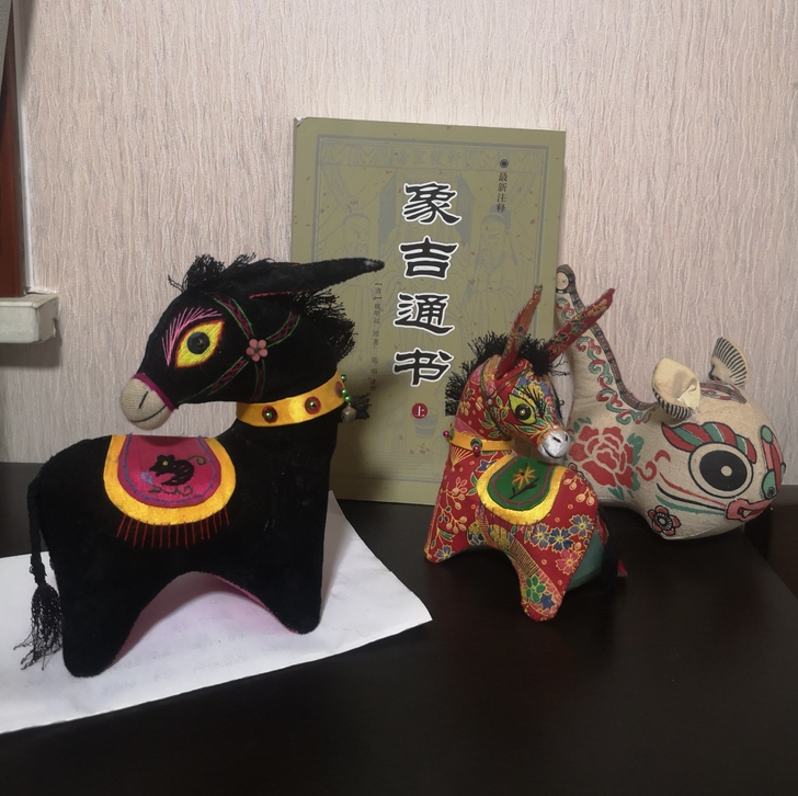 甘肃庆阳民间工艺品，布毛驴2个，布老虎1个...