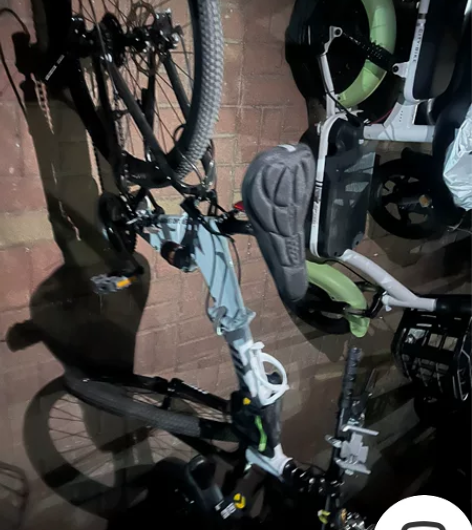 买了有一个月，现在低价出，车子没有毛病，和...