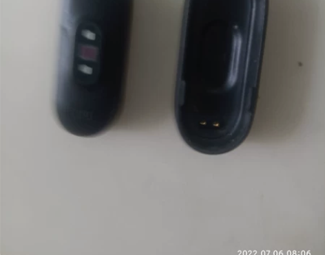 小米手环5.原配充电器，说不是5的，自己带...