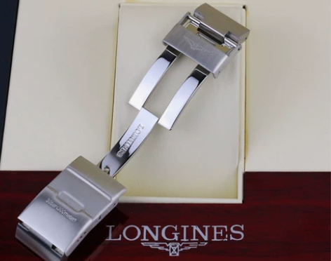 浪琴康卡斯新款表扣橡胶表带表扣 1.佩戴不...