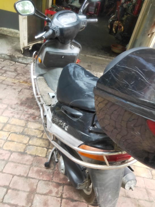 豪爵悦星，银钢踏板125摩托车，闲置骑不着...