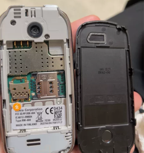 诺基亚7230，原装正品，没拆没修，排线坏...