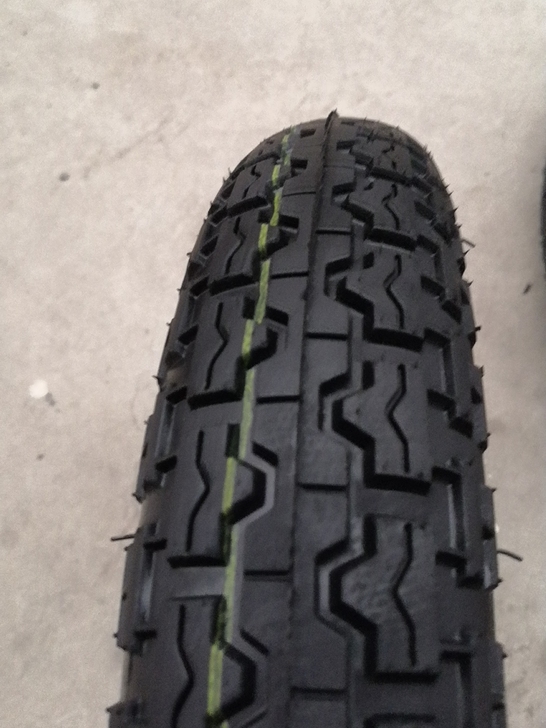 三轮专用3.00-12轮胎。