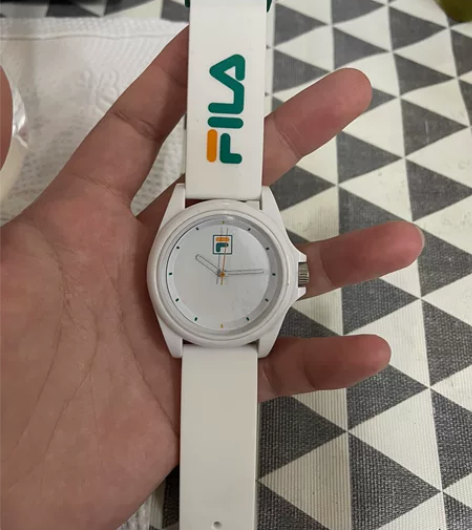 斐乐手表今年七月份入手的,很好看颜值很高,...