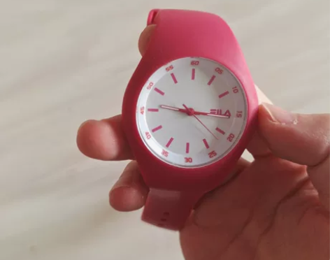 斐乐手表  就是电池要换了  换电池就好了...