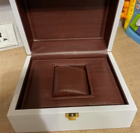 IWC万国手表原盒，高端系列，木盒，里面是...