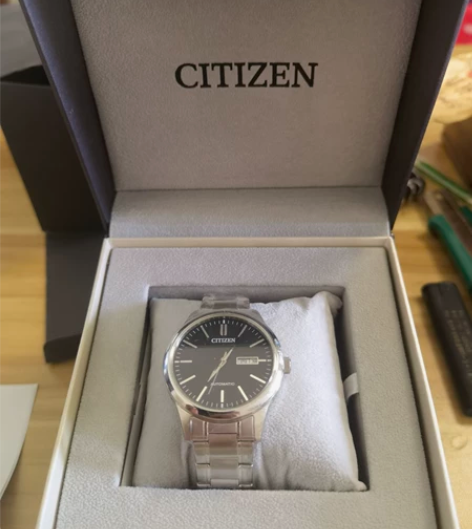 全新西铁城机械手表全套，带发票。 感兴趣的...