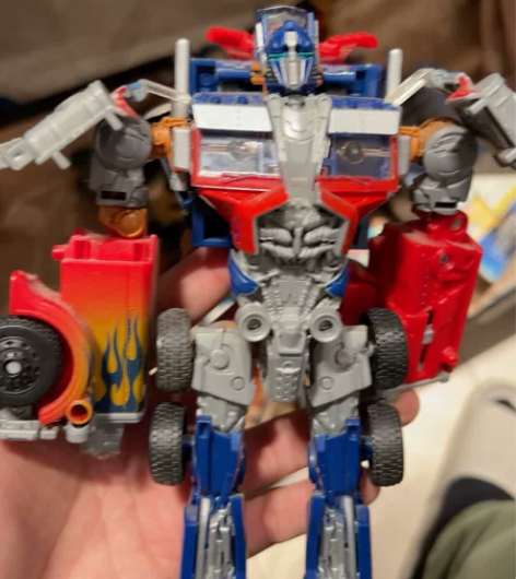 变形金刚/擎天柱 感兴趣的话点“我想要”和...