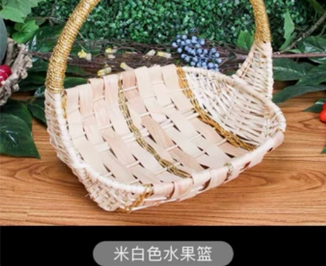 水果篮子，大号10个80元中号10个58元...