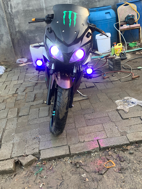 公路赛s款跑车 不是一般地平线小忍者跑车...