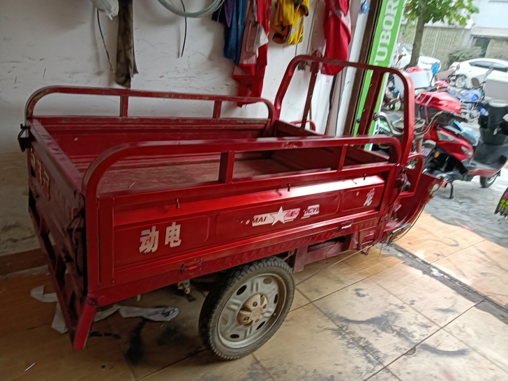 有手续发票，乐山二手三轮车专买，收售，安装棚