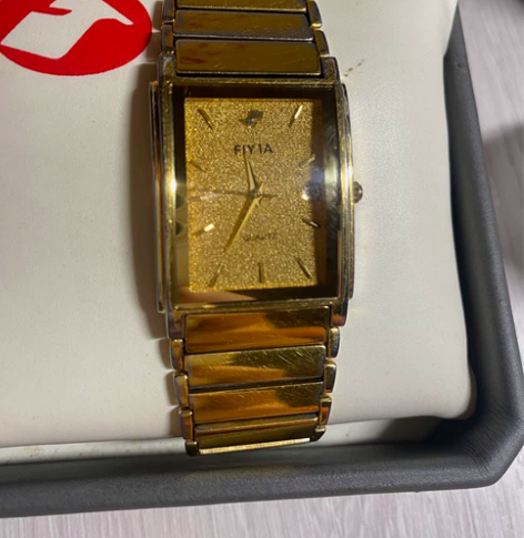 爸爸1999年买的飞亚达男士复古金色方形手...