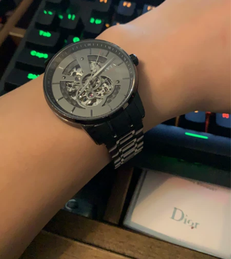 飞亚达摄影师系列机械表，几乎全新，专柜买的...