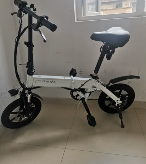 正步电动车 买来就几个月 非常新,因为另外...