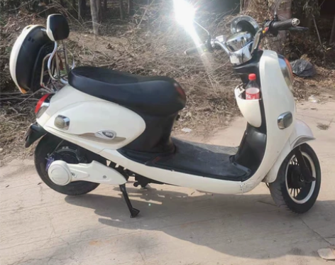品牌型号：爱玛牌电动两轮车 电池型号：60...