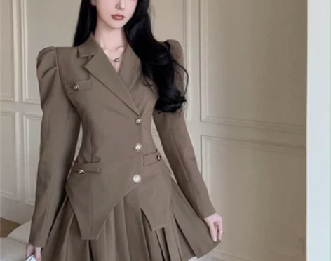 假两件百褶西装连衣裙2022春夏季新款法式...