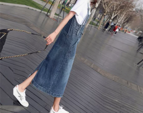 牛仔背带裙女夏季连衣裙2022新款梨形身材...