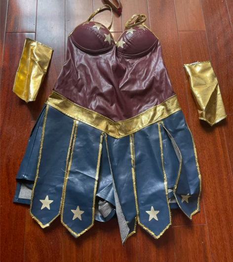 superwoman 服装全新 码M-L都...