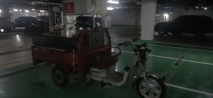烧烤一体三轮车，接手后可直接出摊。烧烤炉子...
