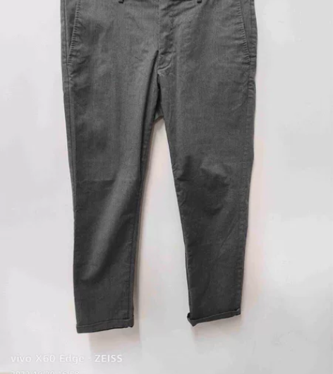 优衣库 男士休闲裤175/84A腰围2.6...