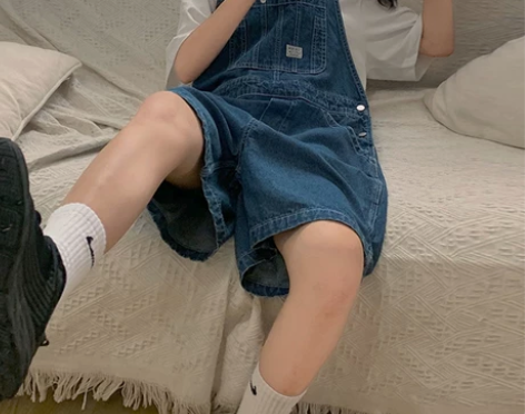 【折扣价】软牛仔背带裤女夏季薄款短裤大码m...
