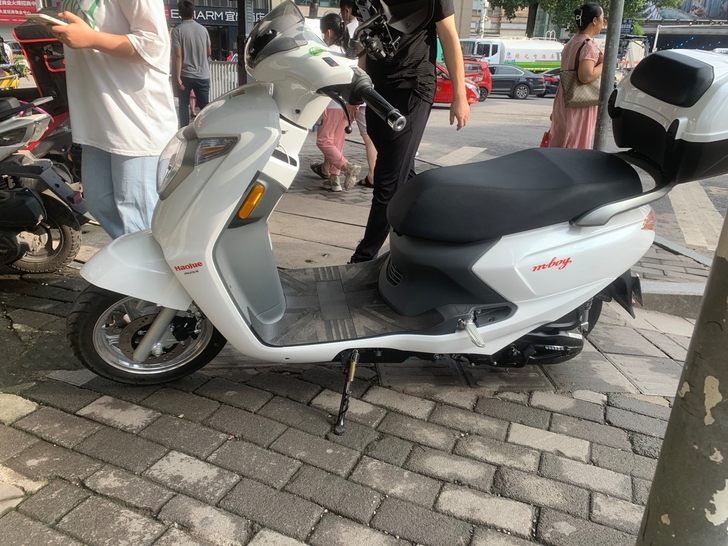 铃木豪爵萌哥M-boy高配版 新车8580...
