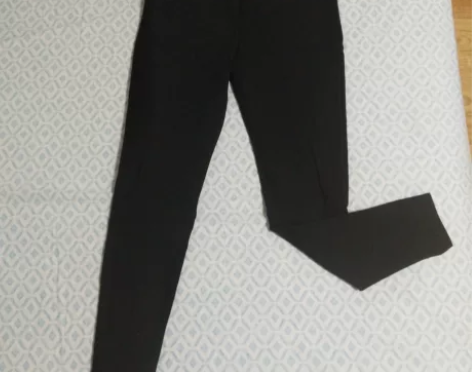 休闲弹力铅笔裤，黑色 八成新 腰围32cm...