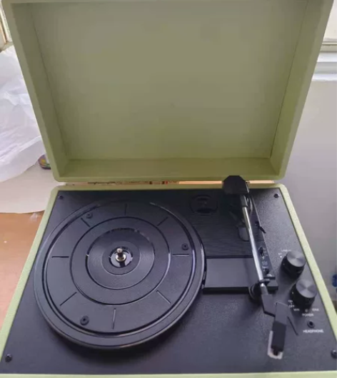 橙迪黑胶唱片留声机,全新(试用一次)。当时...