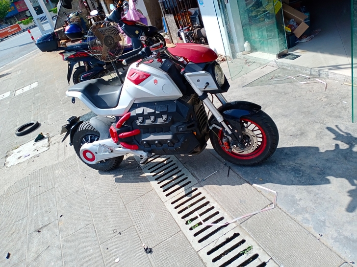 72V3000W全顺电机，7232AH黑金...