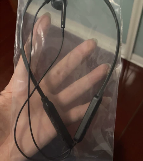 蓝牙耳机跑步运动方便 全新 感兴趣的话点“...